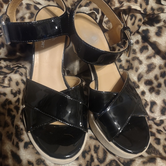 Chic Black Patent Leather Platform Sandals
